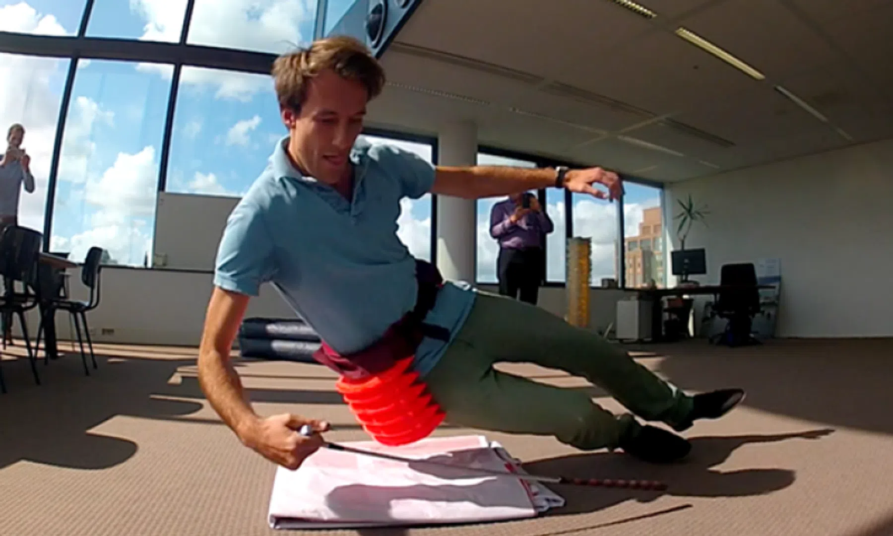 Deze val-airbag moet de botten van ouderen sparen