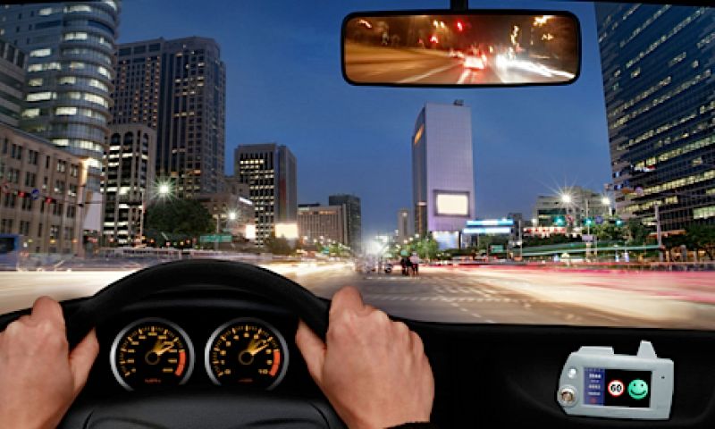 Verplichte snelheidheidsbegrenzers in auto’s botst met Britten