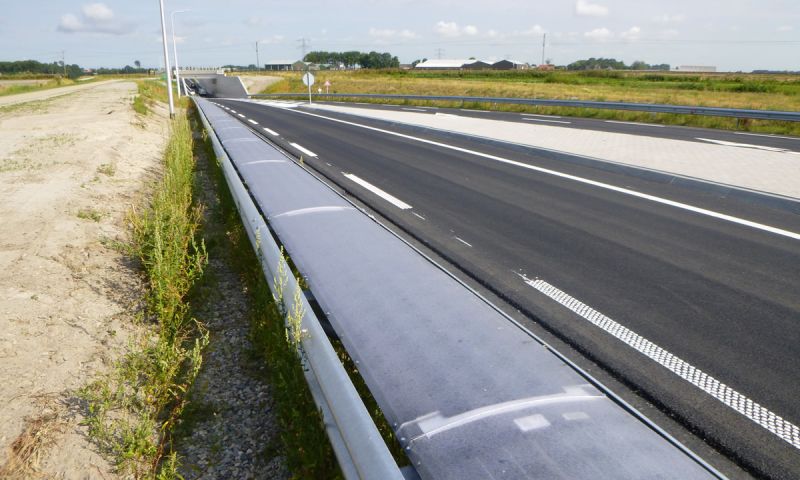 Vangrail bij Heerhugowaard is bron van energie met zonnefolie