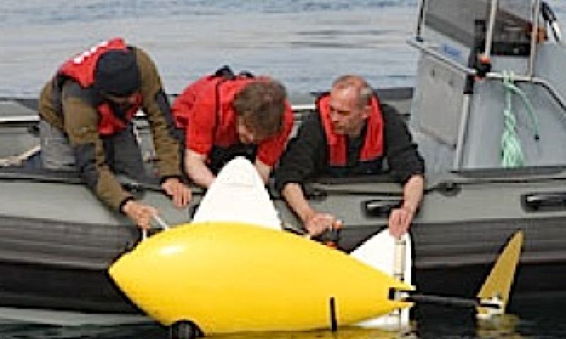 Robotvis jaagt op vervuilers