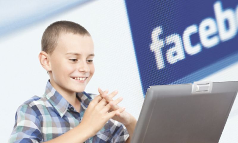Facebook overweegt waarschuwing bij uploaden kinderfoto's