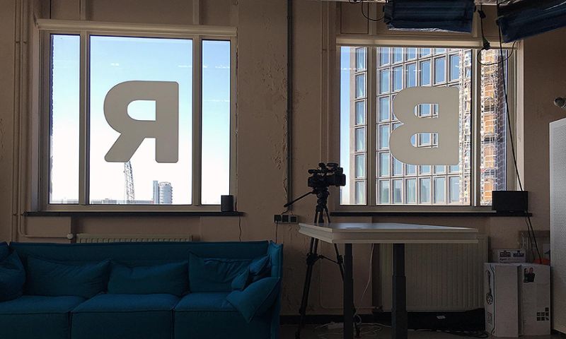 Kijk elke dag Bright Lab op YouTube