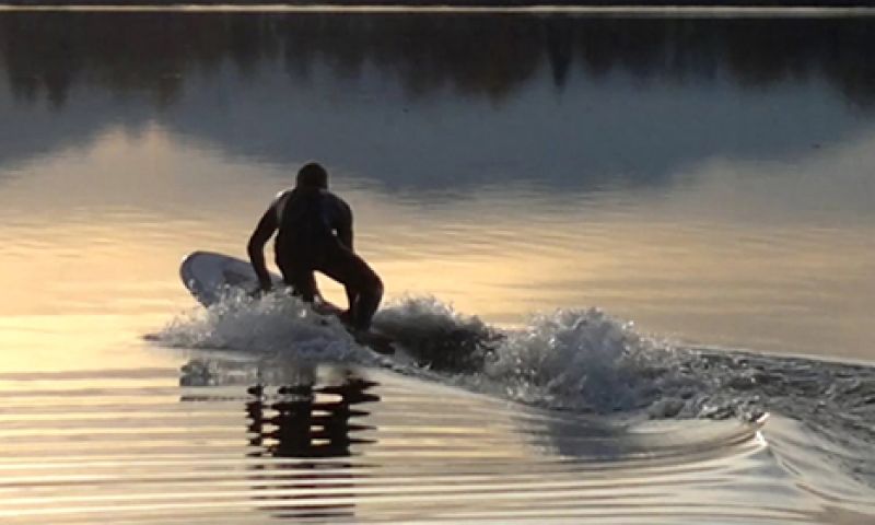 Surfen zonder golven? Geen probleem met de Waterwolf