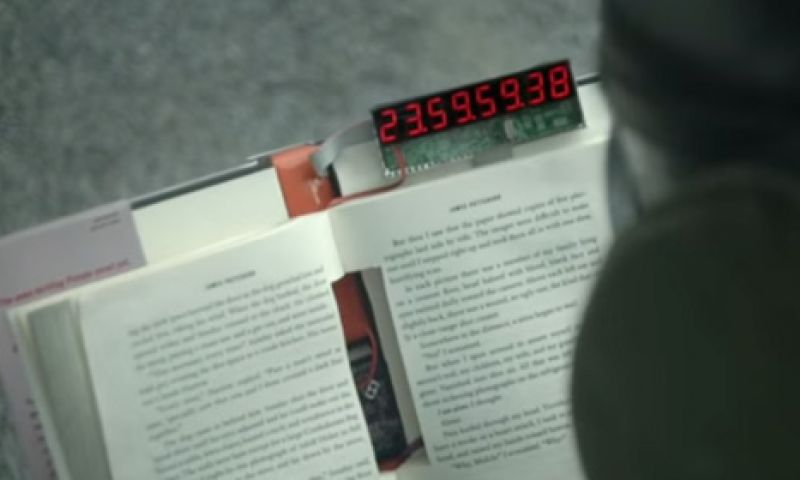 Na 24 uur vernietigt dit boek zichzelf