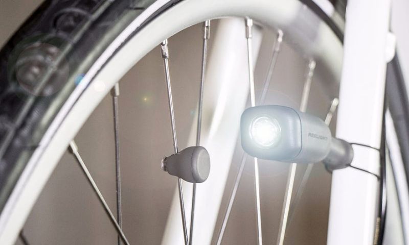 Nieuwe versie fietslamp met magneet: feller en kleiner
