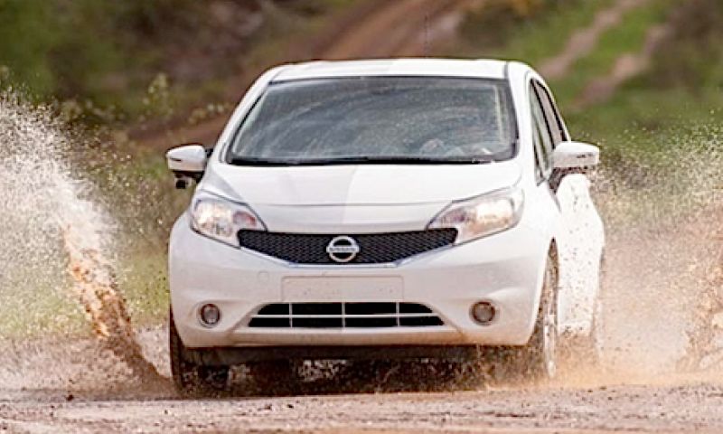 Nooit meer je auto wassen dankzij deze coating