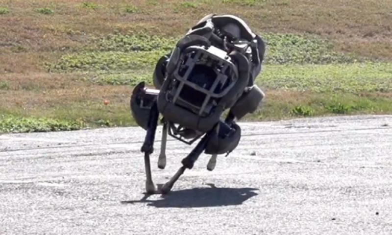 Mechanisch beest beweegt angstaanjagend echt