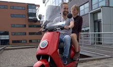 Thumbnail for article: Naar kantoor op een elektrische scooter: bevalt dat?