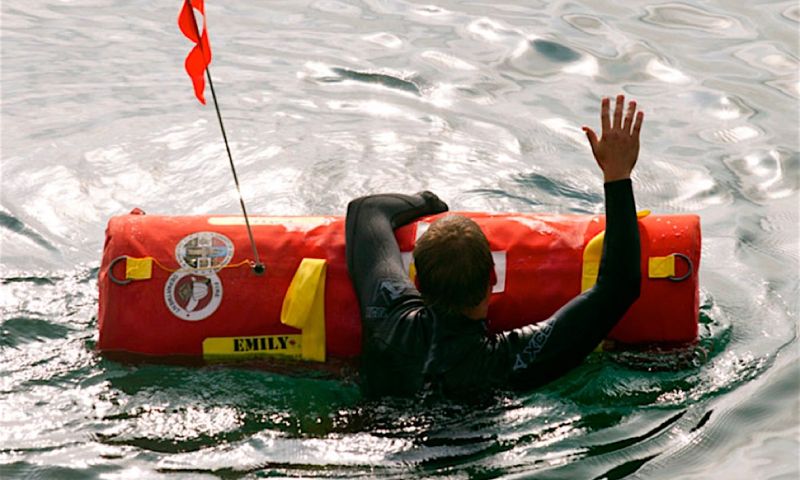 Baywatch-robot Emily redt honderden vluchtelingen