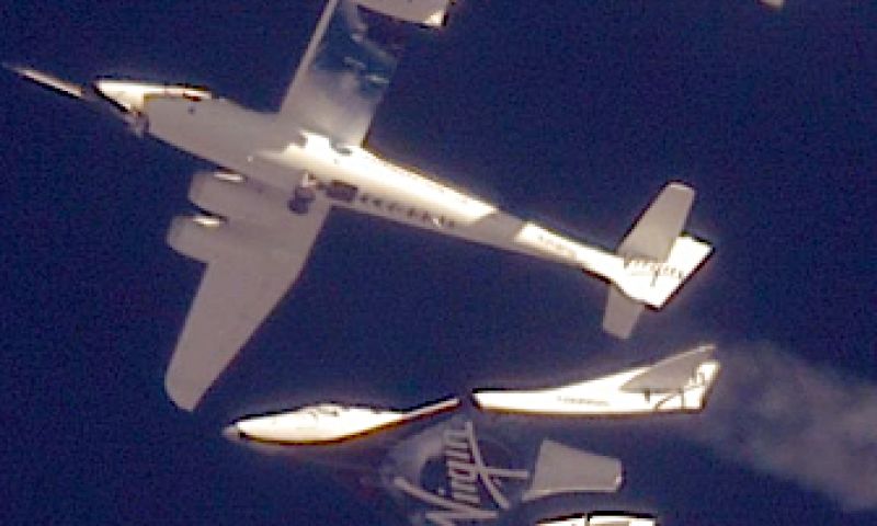 Virgins Galactic maakt eerste solovlucht