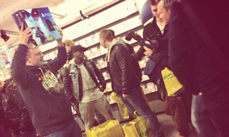 Eerste Playstation 4's over de toonbank in Nederland