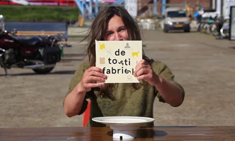 Het verhaal van De Tostifabriek in een tosti-boek