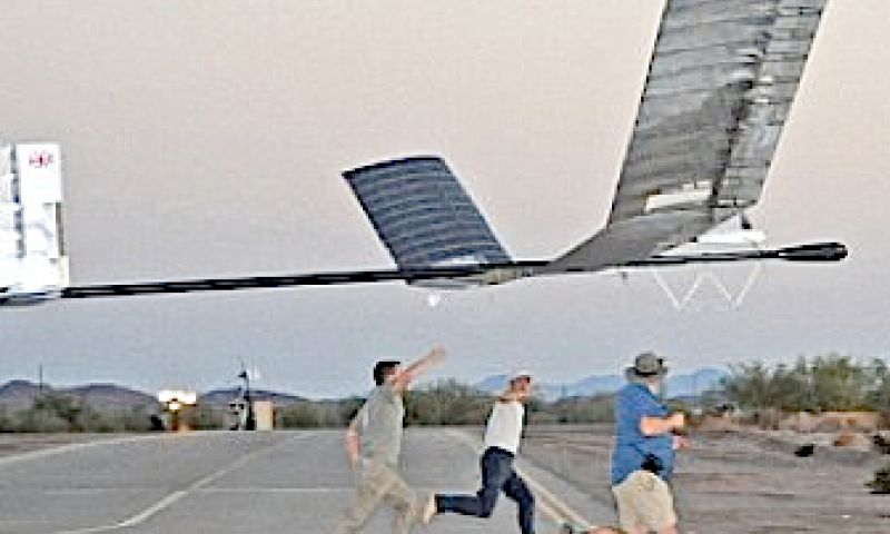 Solarvliegtuig al negen dagen non-stop in de lucht