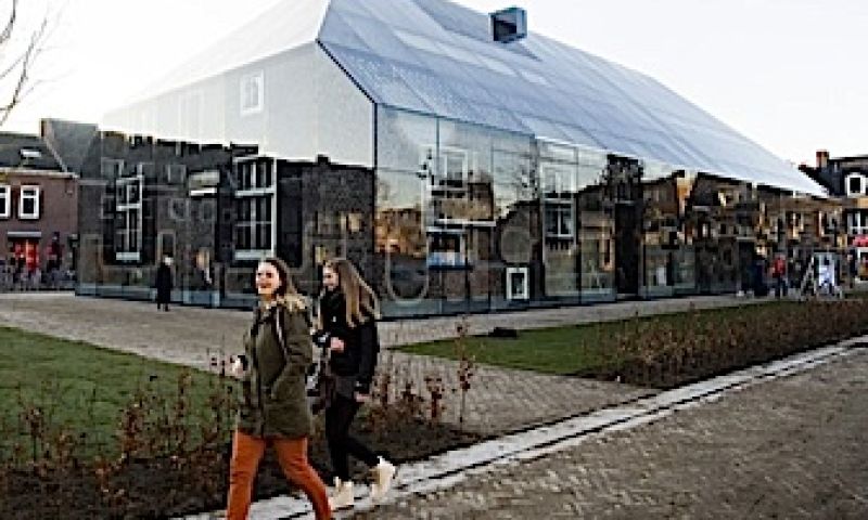 MVRDV blaast boerderij op tot winkelcentrum