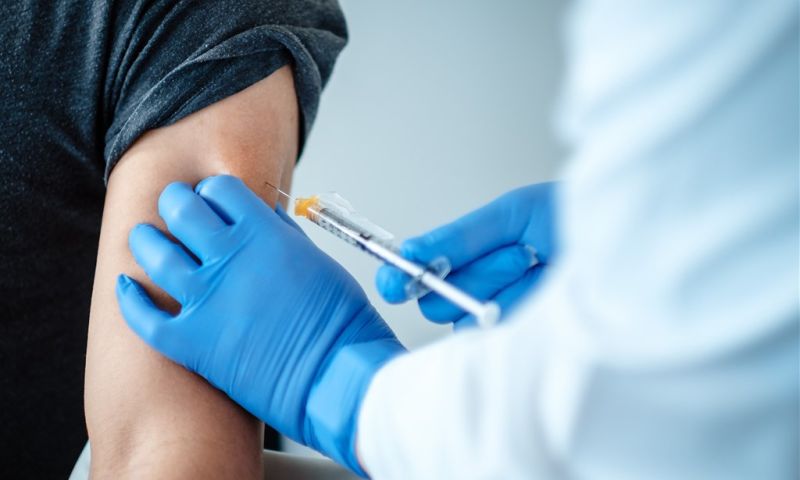 facebook antivax antivaccinatie corona vaccin hashtag geblokkeerd