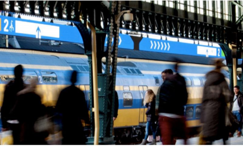 Ledstrook laat treinreizigers zien waar ze kunnen zitten