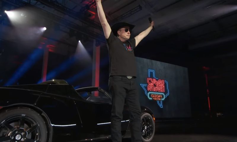 Elon Musk Tesla robot taxi auto elektrisch rijden