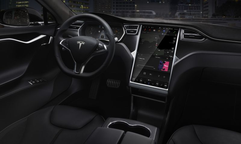 Tesla-update brengt betere autopilot en Sketchpad