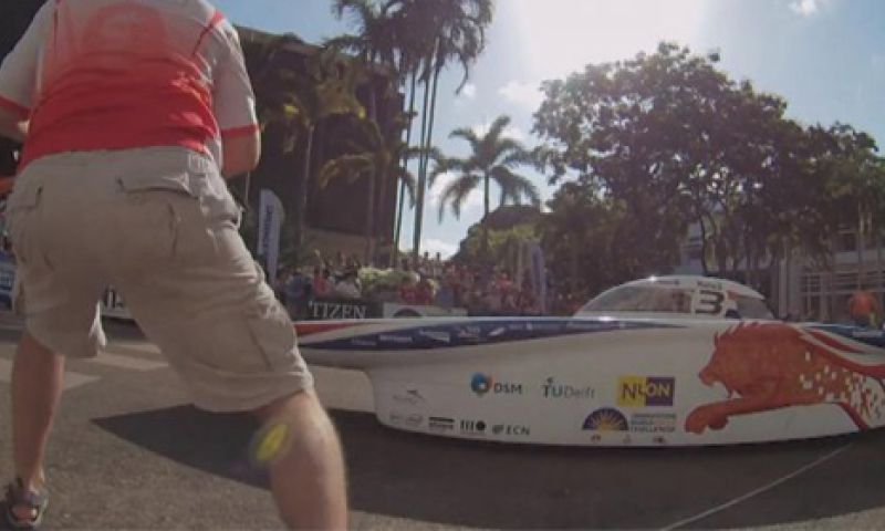 Goede start Nederlandse zonne-auto's bij World Solar Challenge