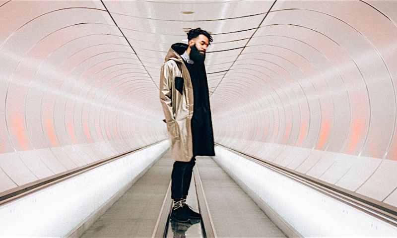 Deze jas maakt skimmen, kopiëren en traceren onmogelijk