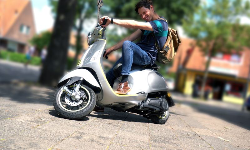 Hoe bevalt de allereerste elektrische Vespa?