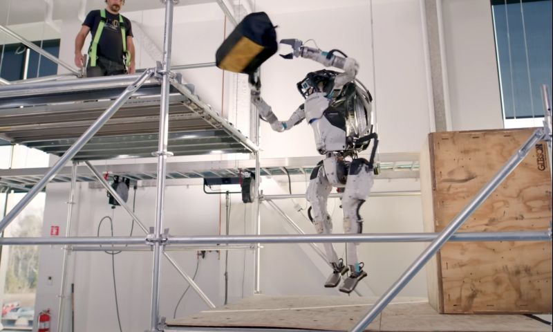 boston dynamics atlas robot bouw bouwplaats helpen
