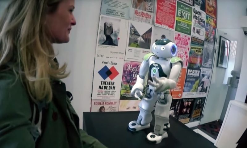 Robot Hugo helpt als receptionist in Nederlandse hotels