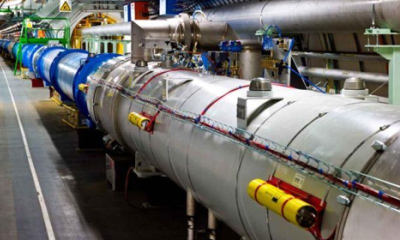 Grootste deeltjesversneller draait na 2 jaar weer