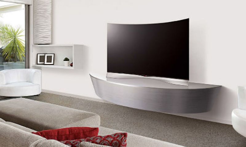 Twintigers keren tv-zenders de rug toe