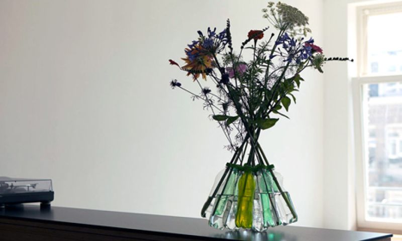 Fleur je huis op met lege waterflesjes