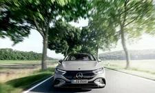 Thumbnail for article: Mercedes onthult elektrische sedan EQE