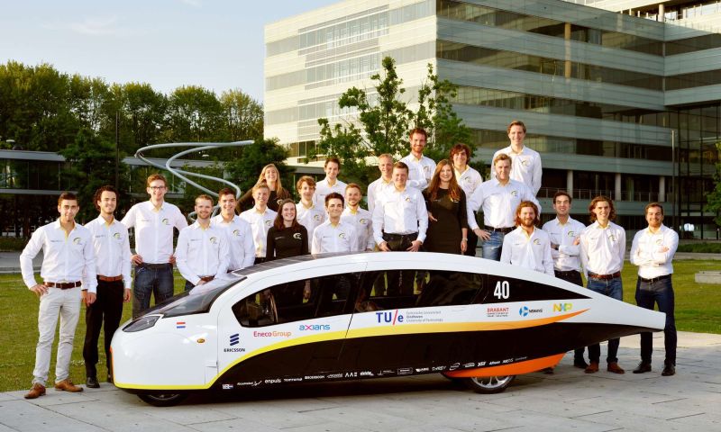 © Bart van Overbeeke