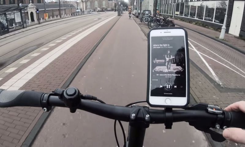 Verkoop telefoonhouders voor fiets 'met 1000 procent gestegen'