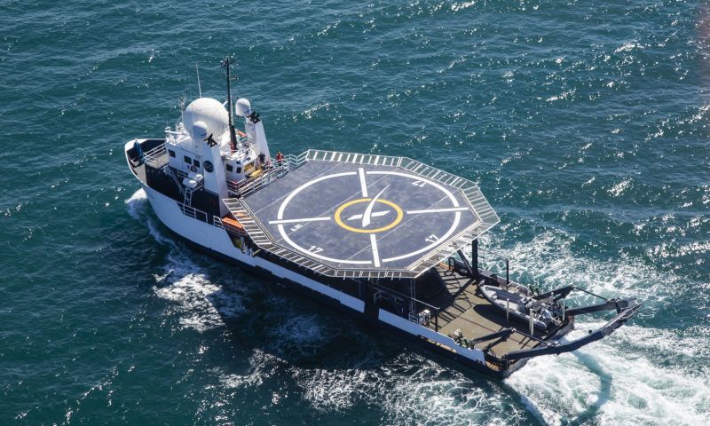 SpaceX-schip met helikopterdek moet astronauten redden