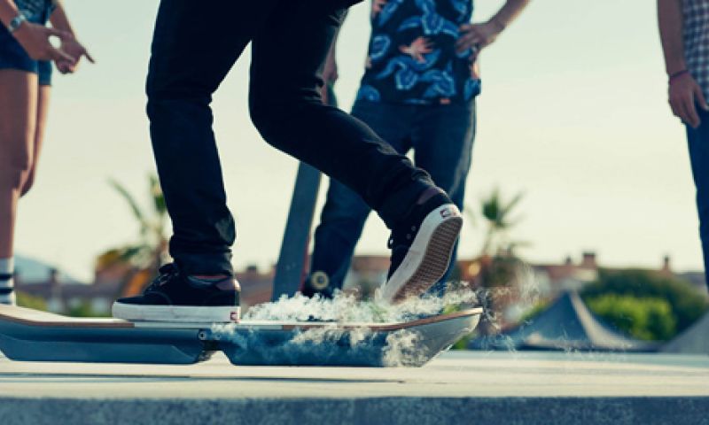 Bright Ideas 034: Zo laat Lexus zijn hoverboard zweven