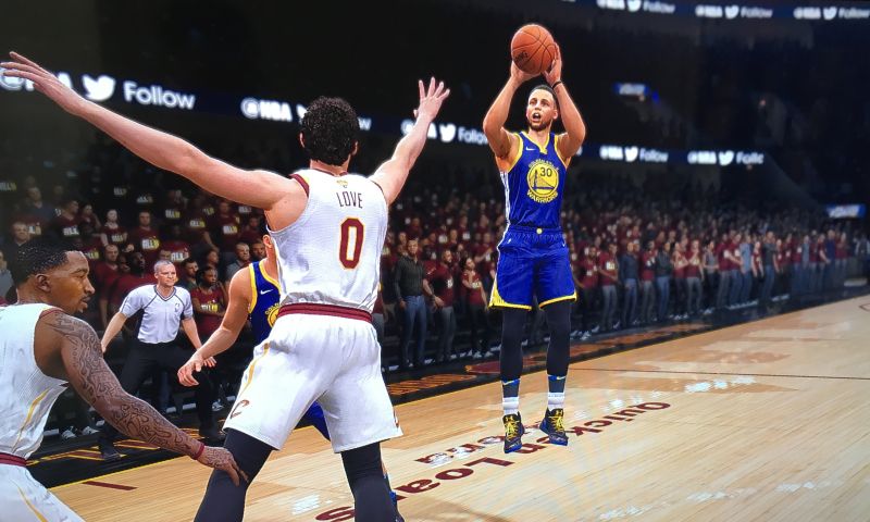 NBA Live is terug maar waar doet die game ons toch aan denken?