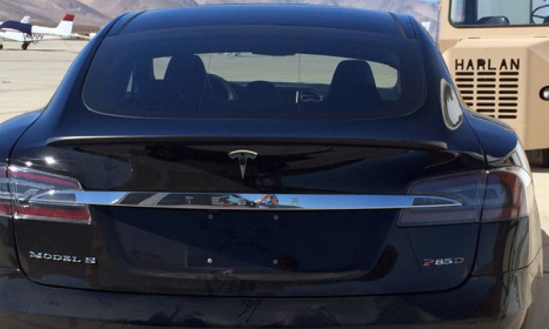 Is dit de nieuwe Tesla en is ie zelfrijdend?