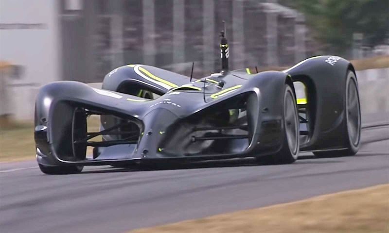 Autonome auto rijdt Goodwood Hill Climb