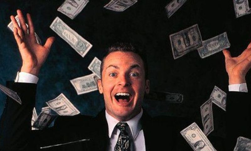 Vice-ceo deelt 1 miljoen in cash uit aan personeel