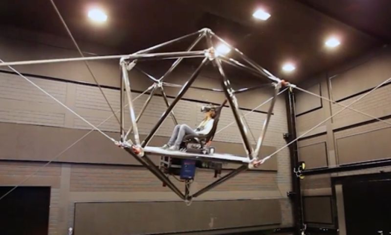 Zwevende kooi moet VR nog realistischer maken