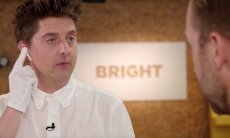 Kijk Bright TV terug: robotcollega, AirPods, slim springtouw