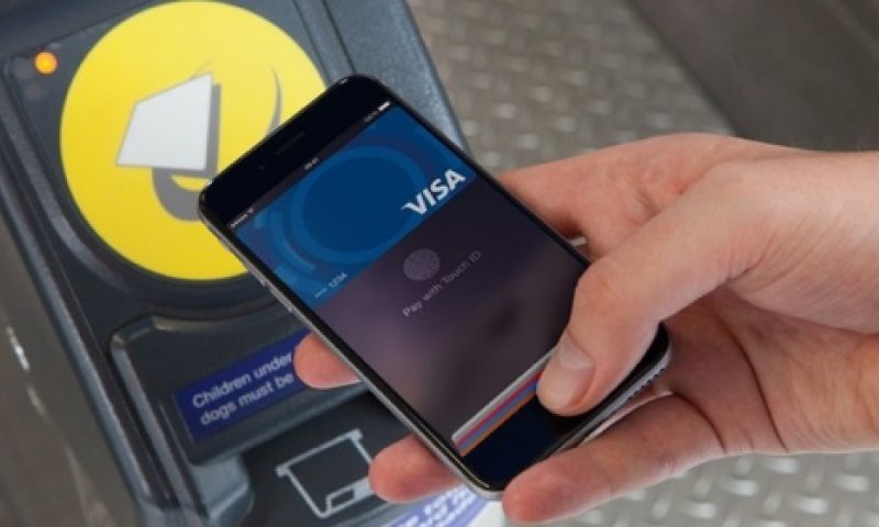 Inchecken bij ov met smartphone of pinpas wordt mogelijk