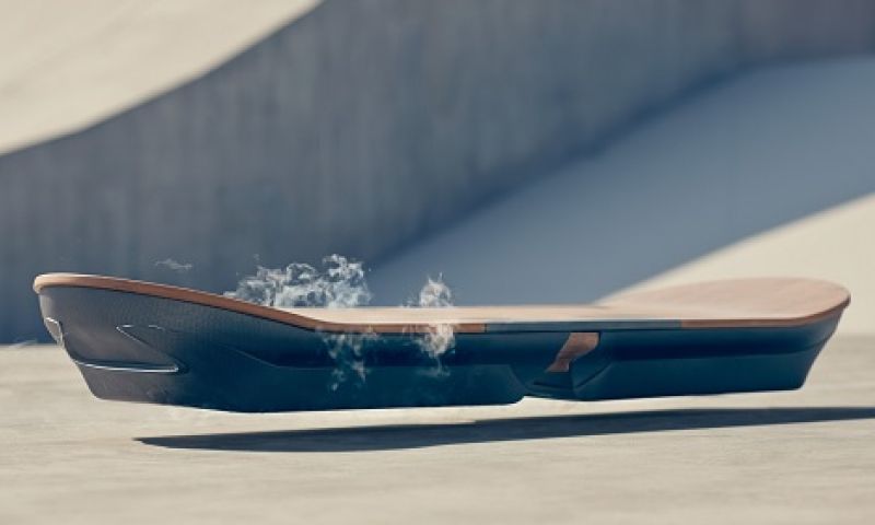 Spektakel: Lexus komt met een 'werkend hoverboard'