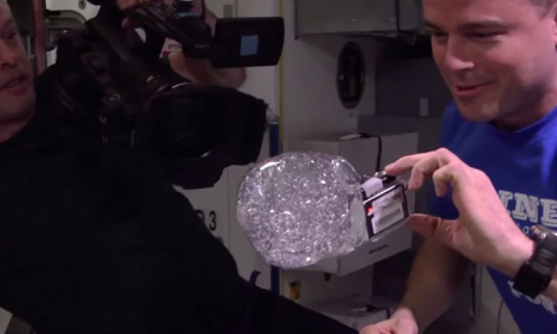 Video: Waterbel in de ruimte