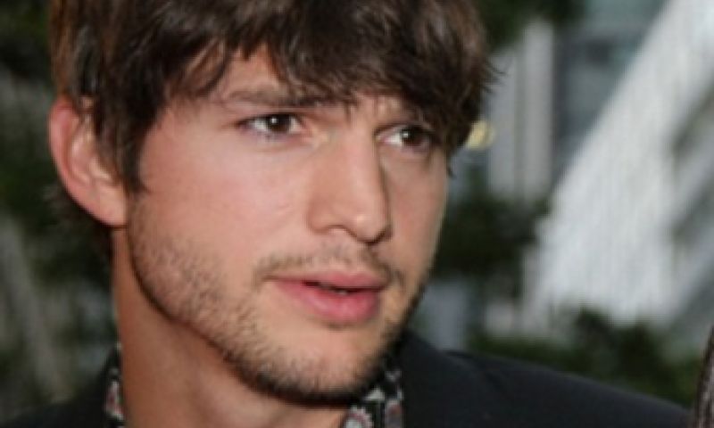 Kutcher speelt Steve Jobs in film