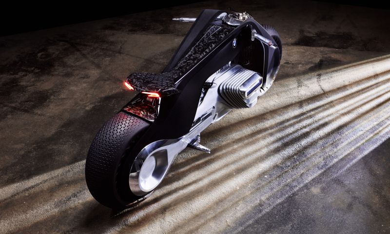 Bij deze BMW-motor hoef je geen helm meer op