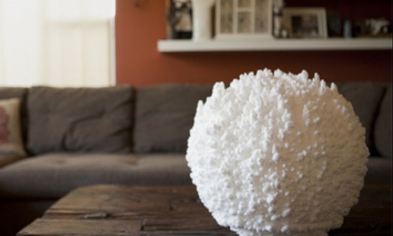 Tussen kunst en kitch: lampen als een stalagmiet