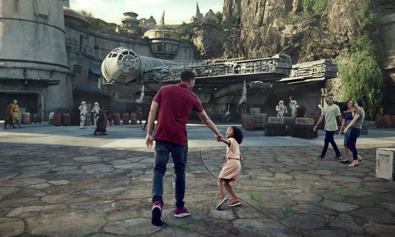 Disney toont eerste beelden Star Wars-wereld in Disneyland