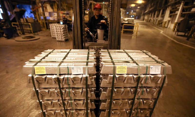 bitcoin rusland aluminiumsmelterij fabriek cryptocoins crypto minen miner