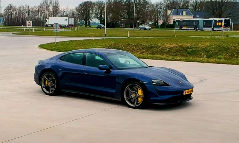 Porsche 911 elektrische Taycan Turbo